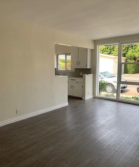 11718 Victoria Ave #1 — Photo 4
