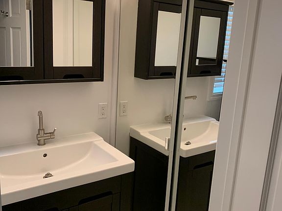5th image of 1015 N Doheny Dr APT 8