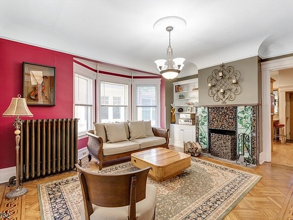 5th image of 551 Clifton Ave