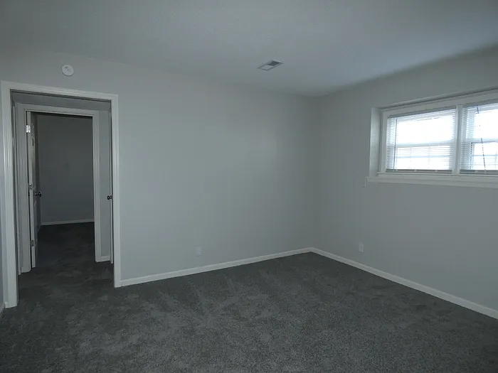 211 W 2nd St #3 — Photo 6