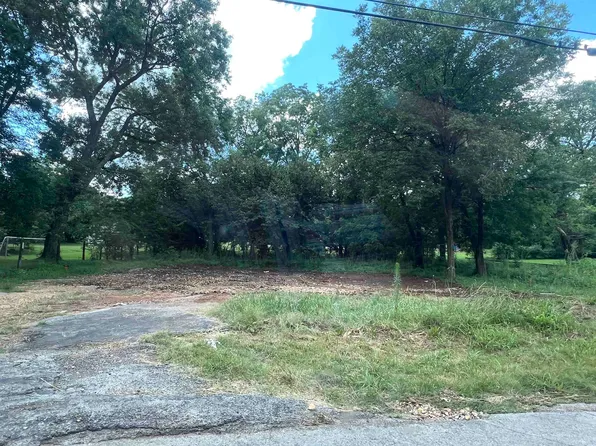 715 E Franklin St, Russellville, AL 35653