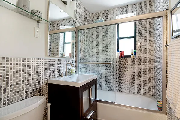 Rented by Compass | media 22