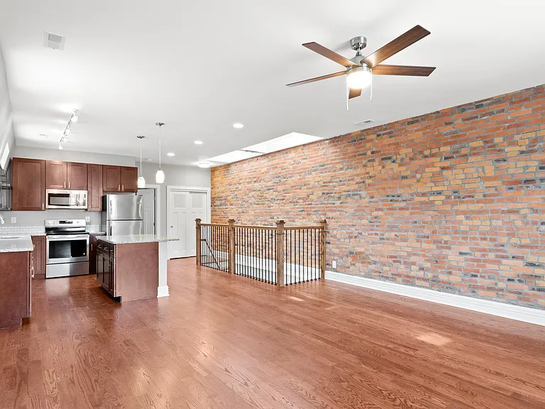 761 Oak St — Photo 33