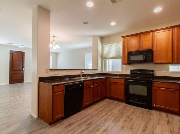 1751 S Chatsworth