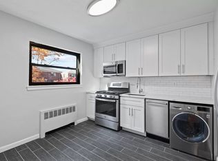 219-26 74th Ave #320B1, Oakland Gardens, NY 11364