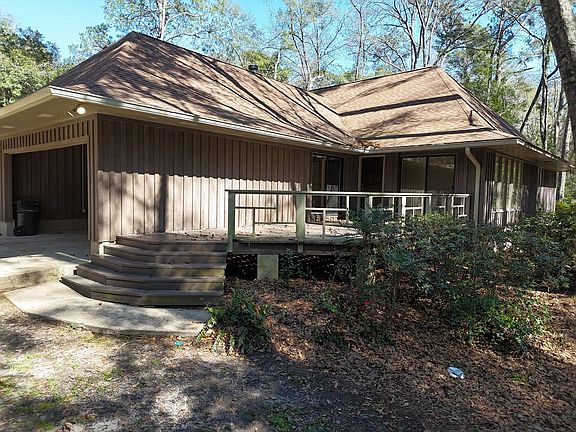 2nd image of 1631 Millpond Rd