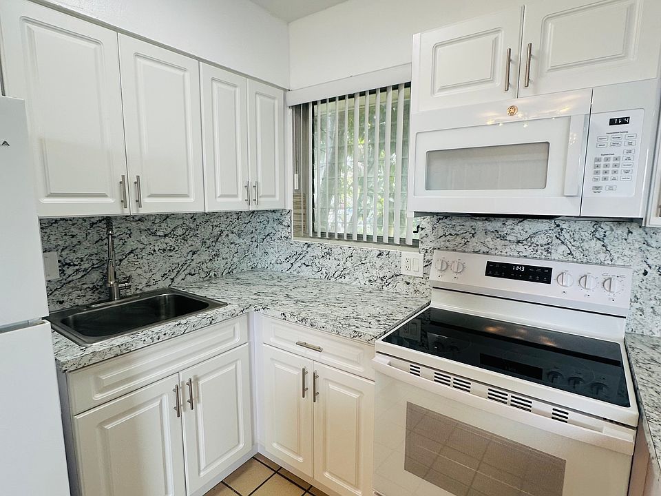 New Kitchen cabinets and all new appliances