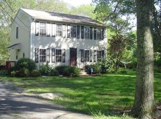 4264 S County Trl, Charlestown, RI 02813