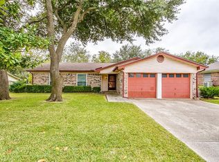 1412 Timbercreek Rd, Benbrook, TX 76126