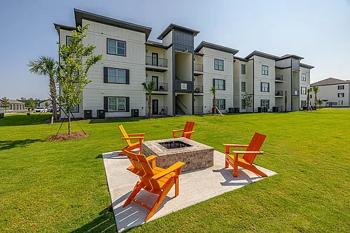 Atlantic Breeze Apartments Photo 1