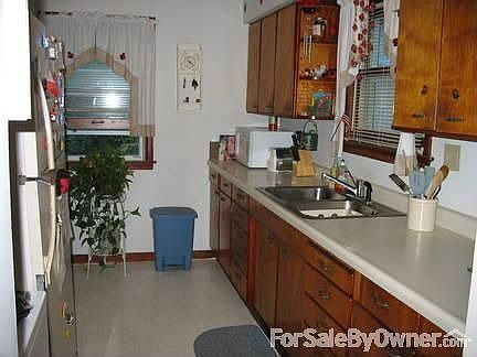 3rd image of 502 Knoll St