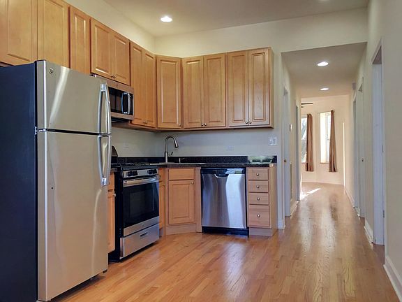 3rd image of 857 N Winchester Ave #3F