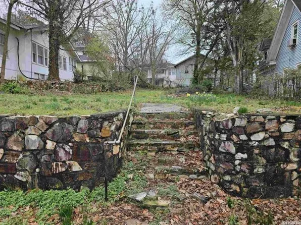 (undisclosed Address), Hot Springs, AR 71913