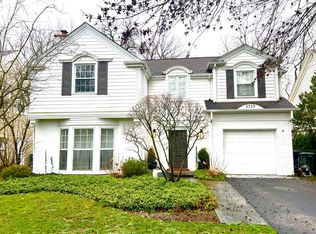 1225 Richmond Ln, Wilmette, IL
