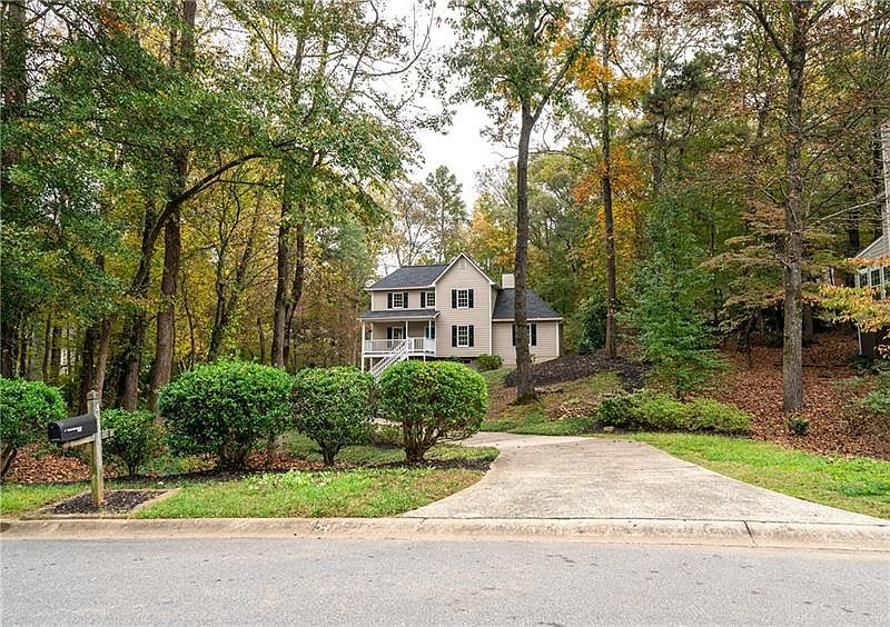 1st image of 4920 Willow Creek Dr