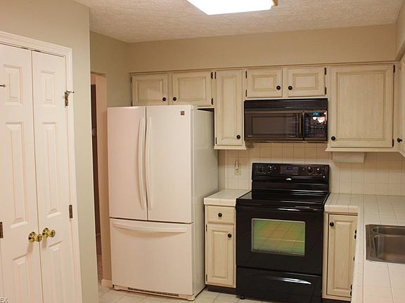 2nd image of 31825 Bayview Dr