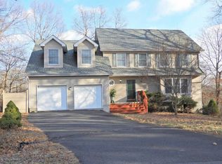 1120 Appleby Ct, Bushkill, PA 18324