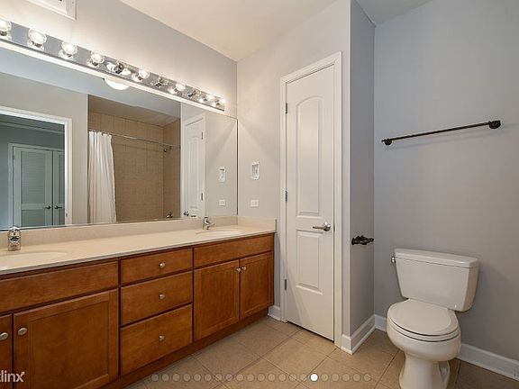 5th image of 450 E Waterside Dr #P-458