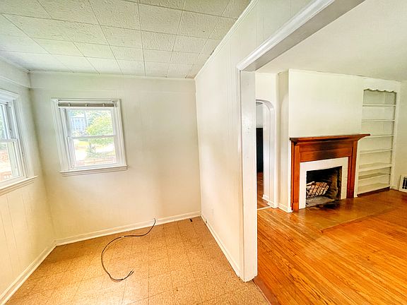 3rd image of 135 Barnard Ave