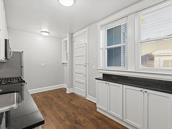 2nd image of 2520 W Belle Plaine Ave Floor 1