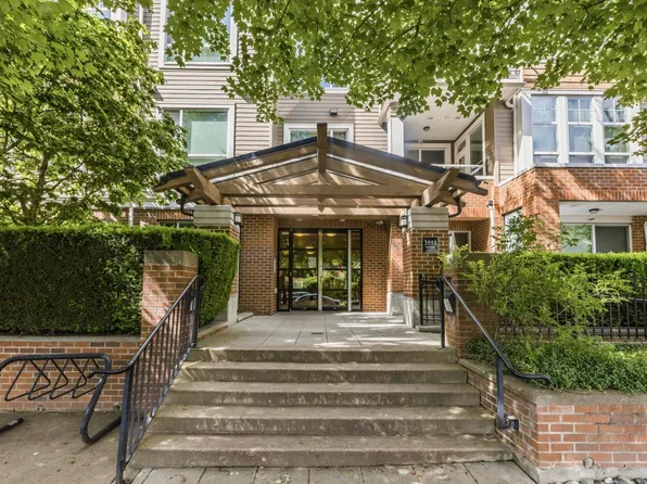 3551 Foster Ave #408, Vancouver, BC V5R 0A1