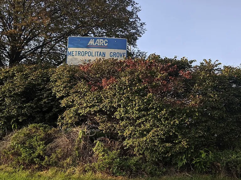 MARC railway Station 6 min walk