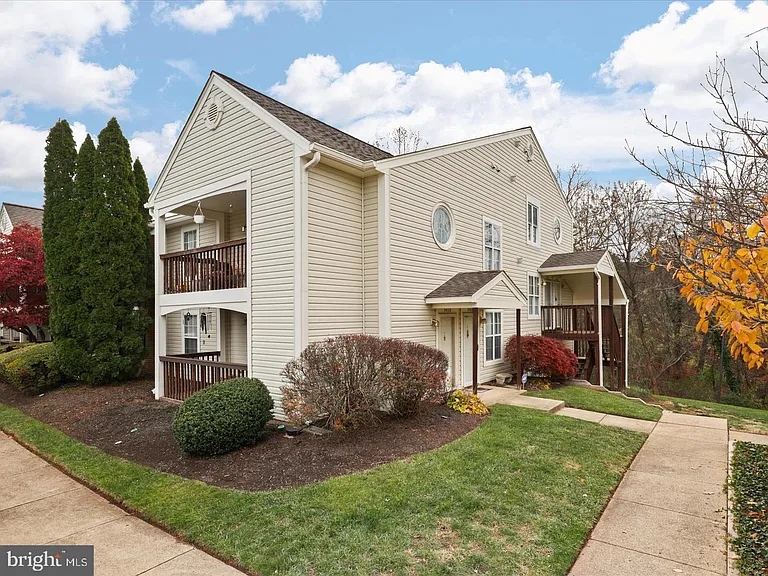 9422 Scarlet Oak Dr — Photo 1