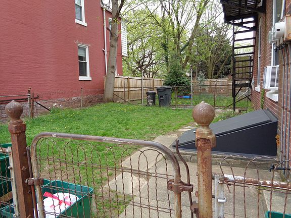 Shared yard