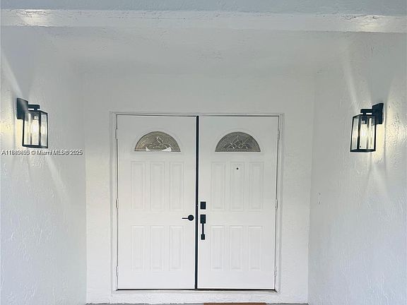 4th image of 4950 NW 72nd Ter