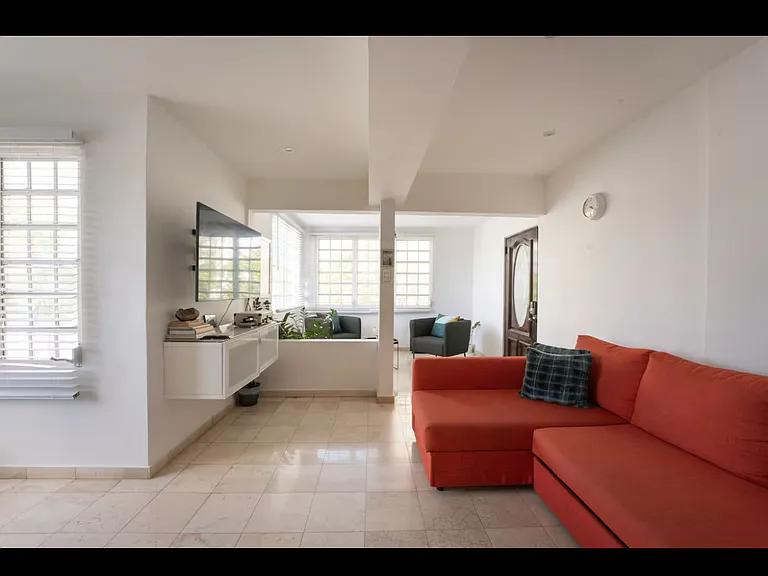 653 Calle Estado #4 — Photo 3