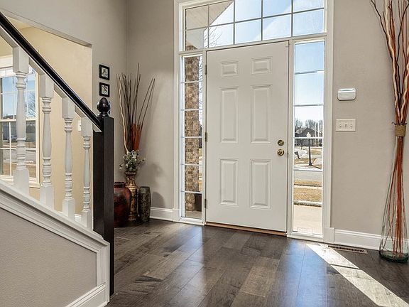 3rd image of 5926 Sweet Grass Dr