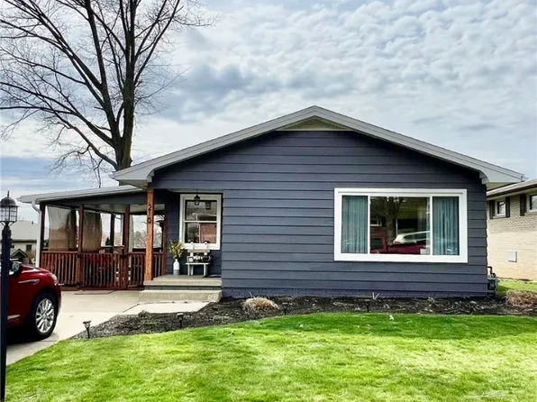 210 High St, Dover, OH 44622