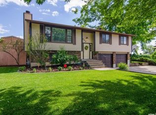 613 W Applewood Dr, Centerville, UT 84014
