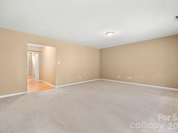 5th image of 10213 Garrett Grigg Rd