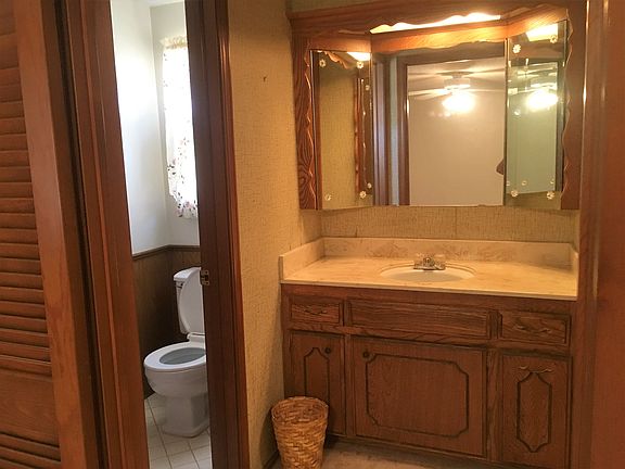 3rd image of 2700 N Meridian Ct
