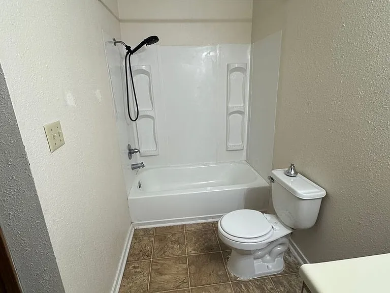 Douglas Apartments - 400 Judy Street - Heart of Branson — Photo 13