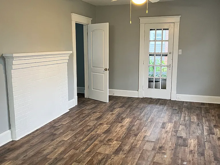 1502 E Laburnum Ave — Photo 2