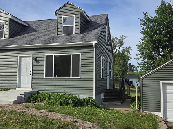 2152 C St SW, Cedar Rapids, IA 52404