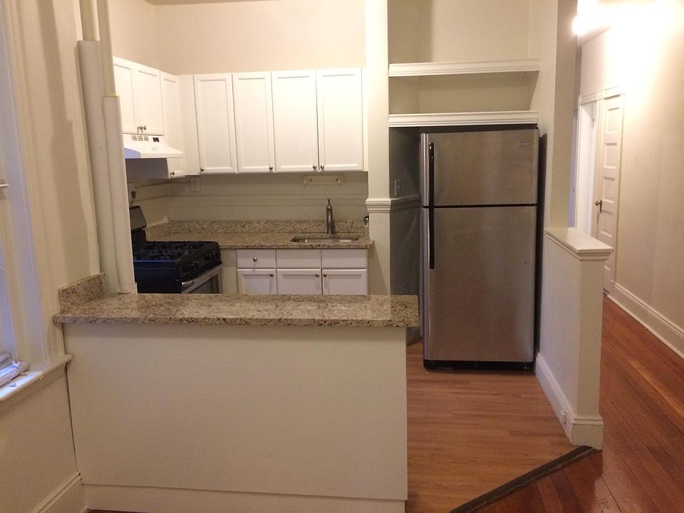 2nd image of 15 Summit St