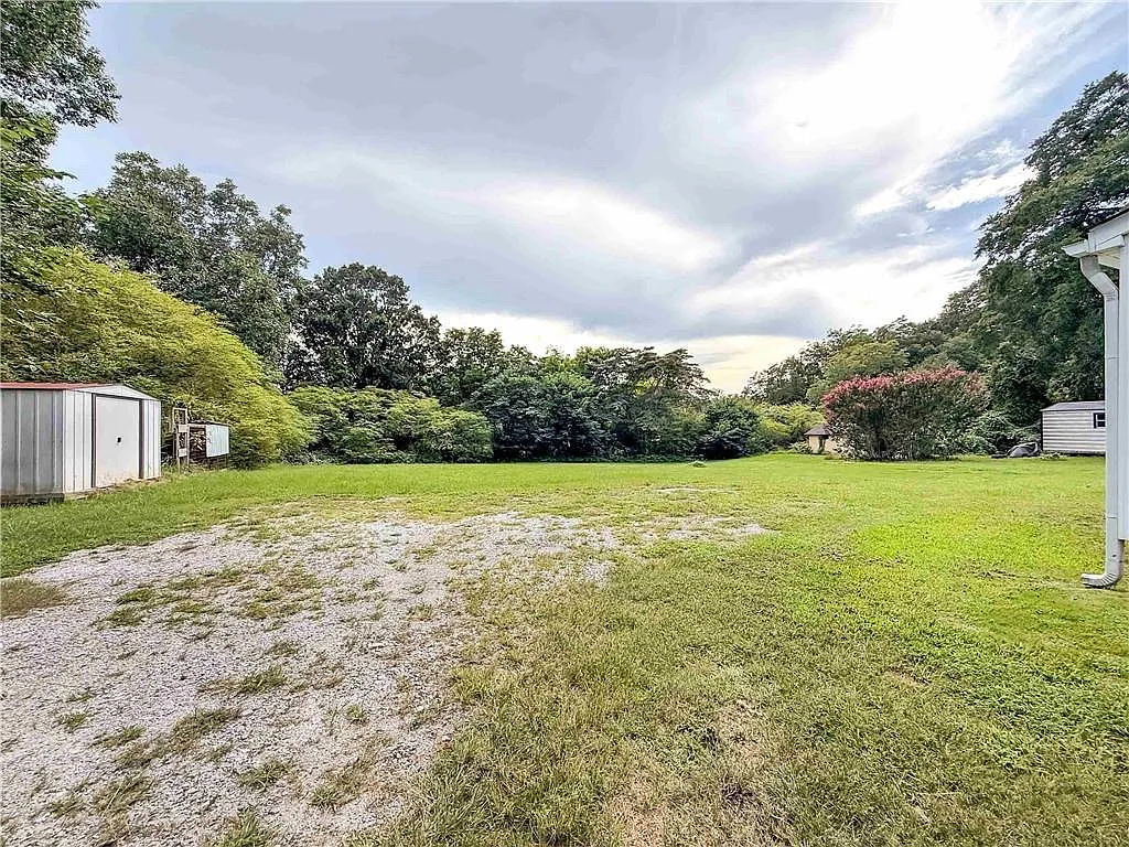 2 bed, 1.0 bath, 1092 sqft, $1,500 — Photo 3