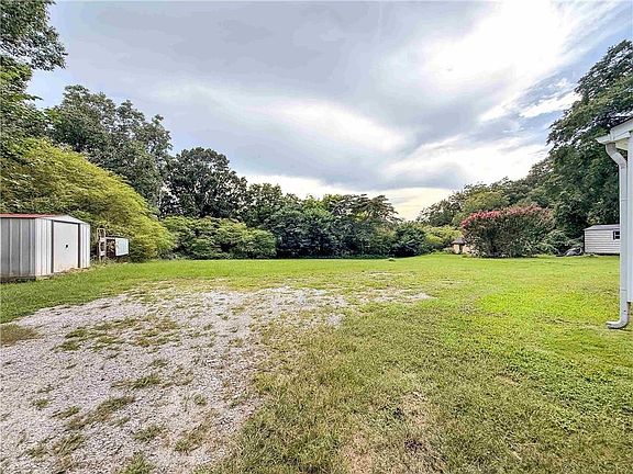 3rd image of 504 Turner Ave