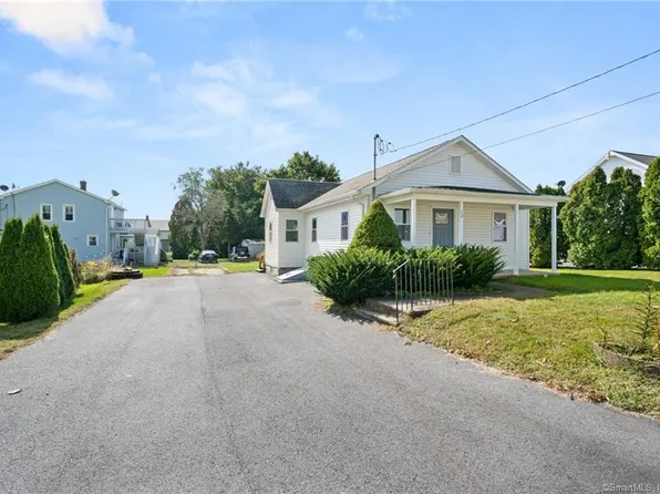 12 Monroe Street, Waterford, CT 06385