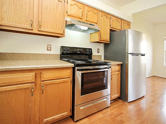 4th image of 224 Belmont Cir