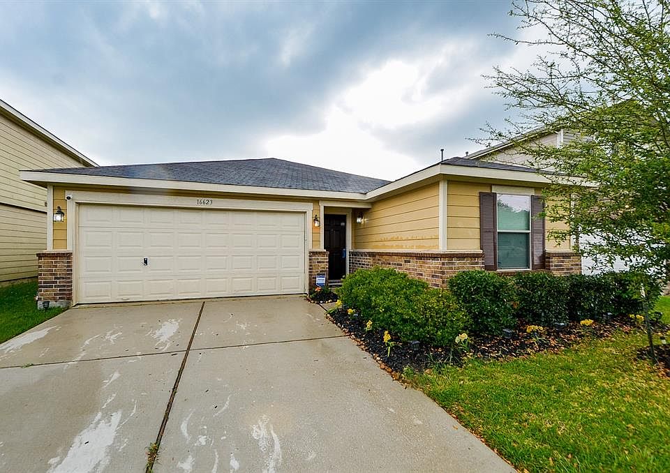 1st image of 16623 Burnell Oaks Ln