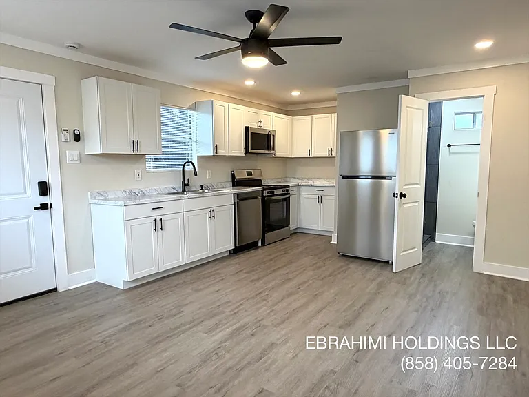 516 E Quincy St #5 — Photo 5