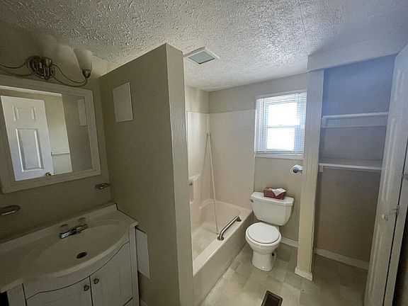 4th image of 108 Langford Ave