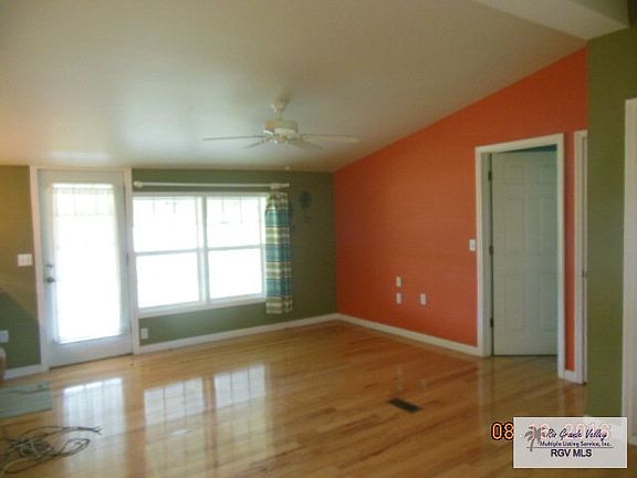 3rd image of 703 E 1st St #14