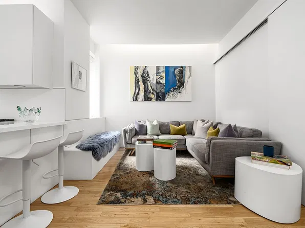 328 W 96th St APT C, Manhattan, NY 10025