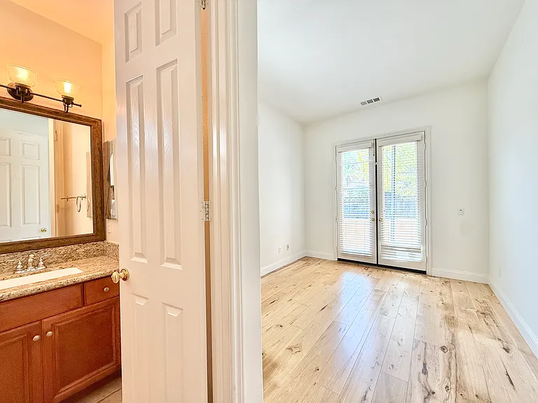 13835 Kerry Ln — Photo 24