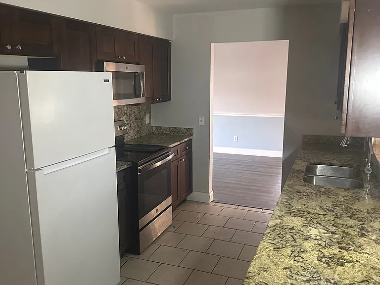 1016 Red Oak Cir — Photo 17